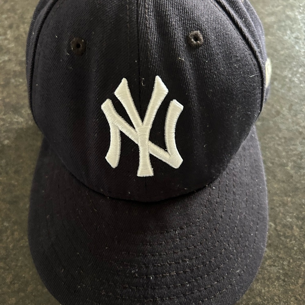 New York Yankees New Era Black On-Field Cap - Size 7